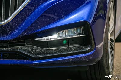 前雾灯没有被省略,而是升级成led光源