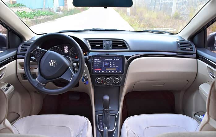 铃木启悦,内饰搭配合理,中控设计不错