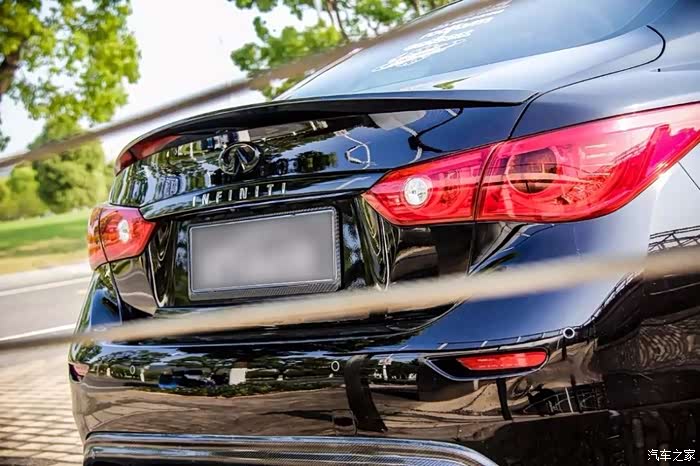 颜控用简单色彩重新定义vq37q50