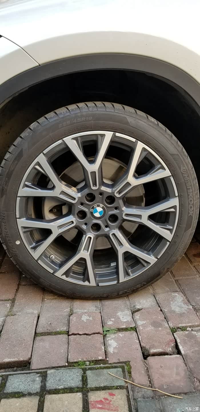 宝马x1轮胎是韩泰轮胎正确吗