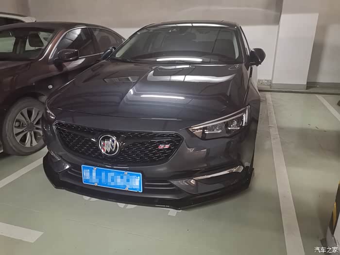 19款君威20t暗影灰改装用车作业