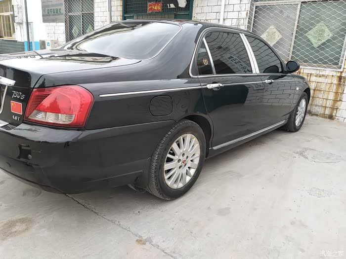 09款荣威750加装在线导航和全包围脚垫图