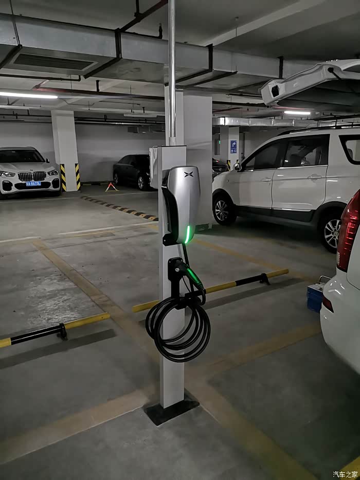 【图】充电桩已就位,等车入位_小鹏p7论坛_汽车之家论坛