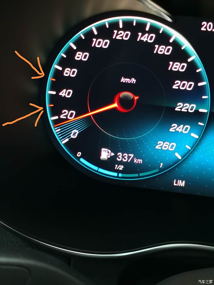 速度仪表这有两个红杠是什么意思?