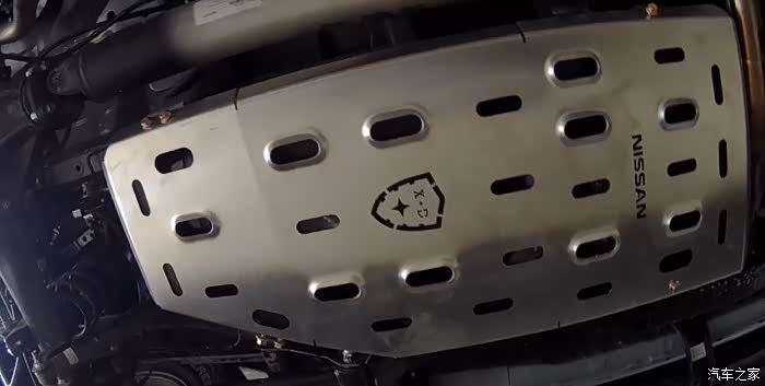 途达安装不锈钢油箱护板