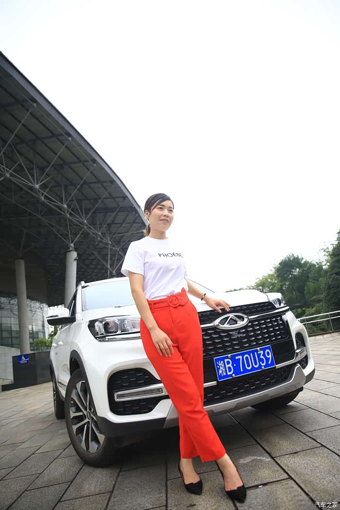 【车模】美女车模上线,视觉盛宴带你一起探索瑞虎八