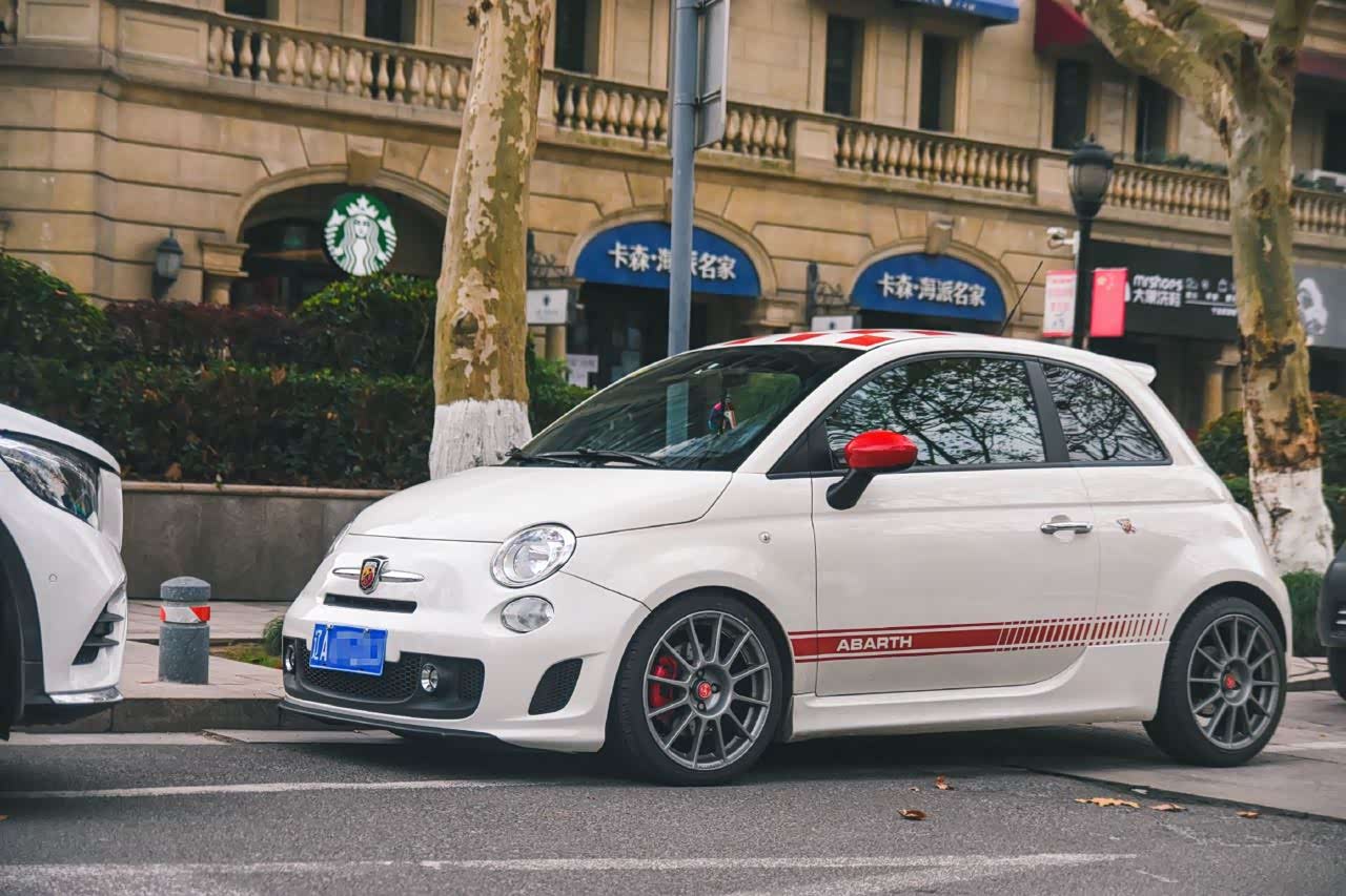 菲亚特500阿巴斯好像毒蝎附体