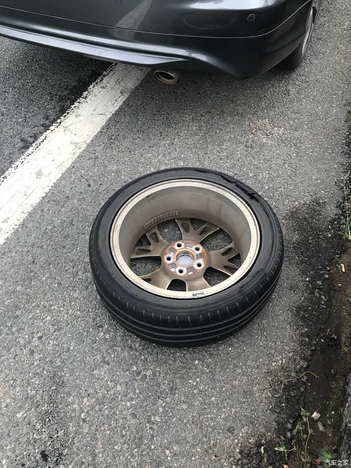 20思域后轮爆胎那个轮胎好