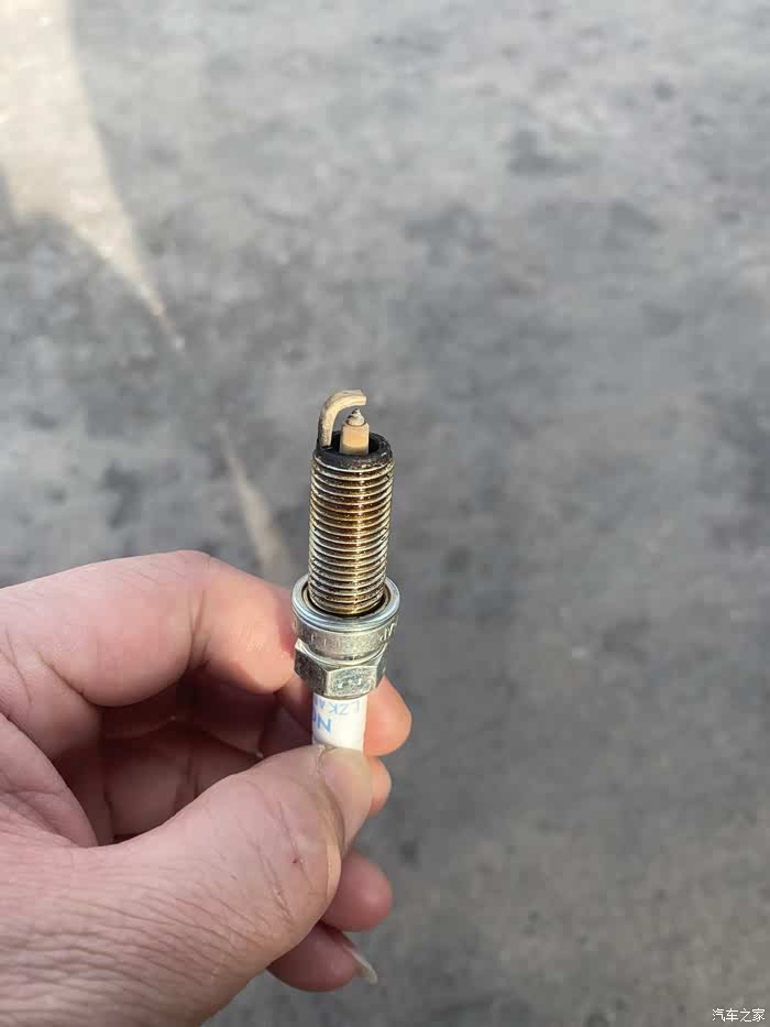 换下来的旧火花塞