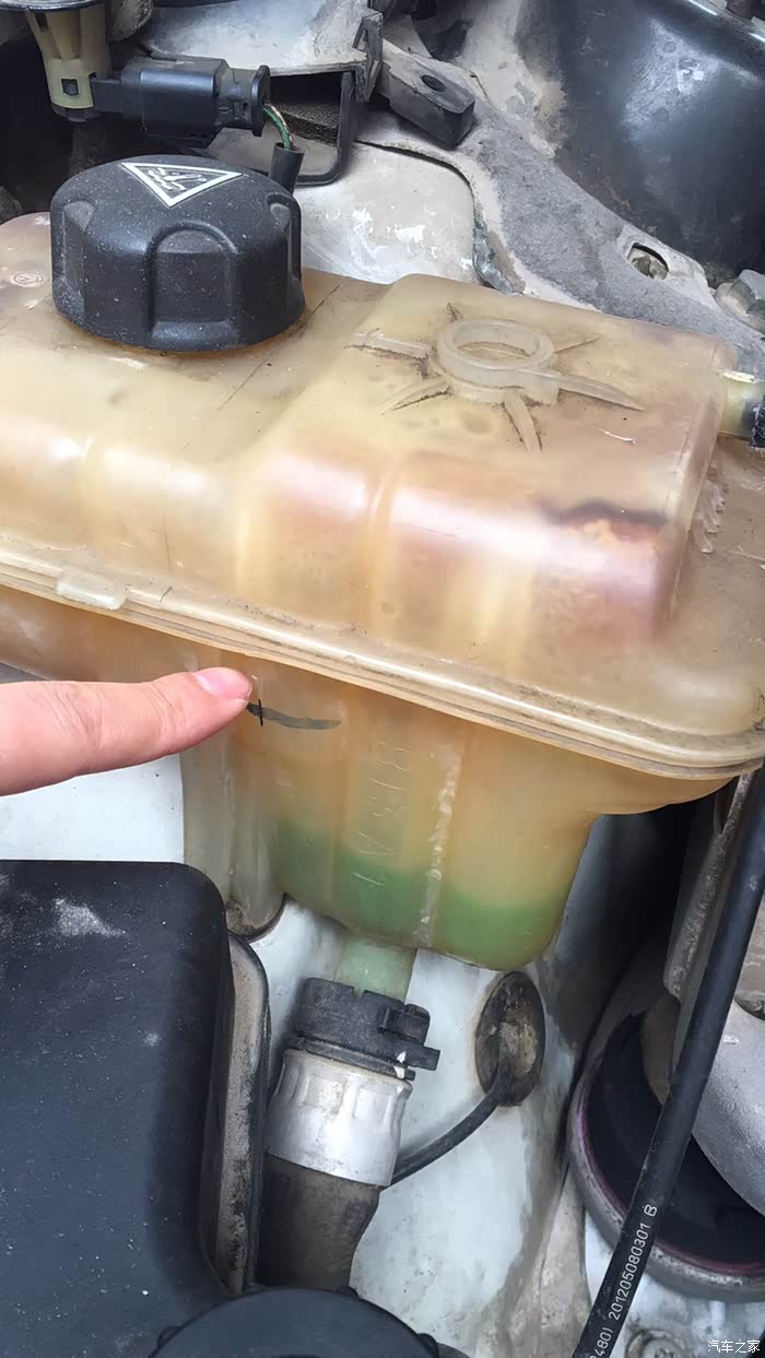 0l 行驶中漏防冻液怎么回事? 恳求解答