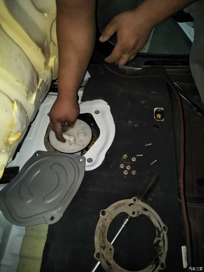 小三第一次更换汽油滤芯