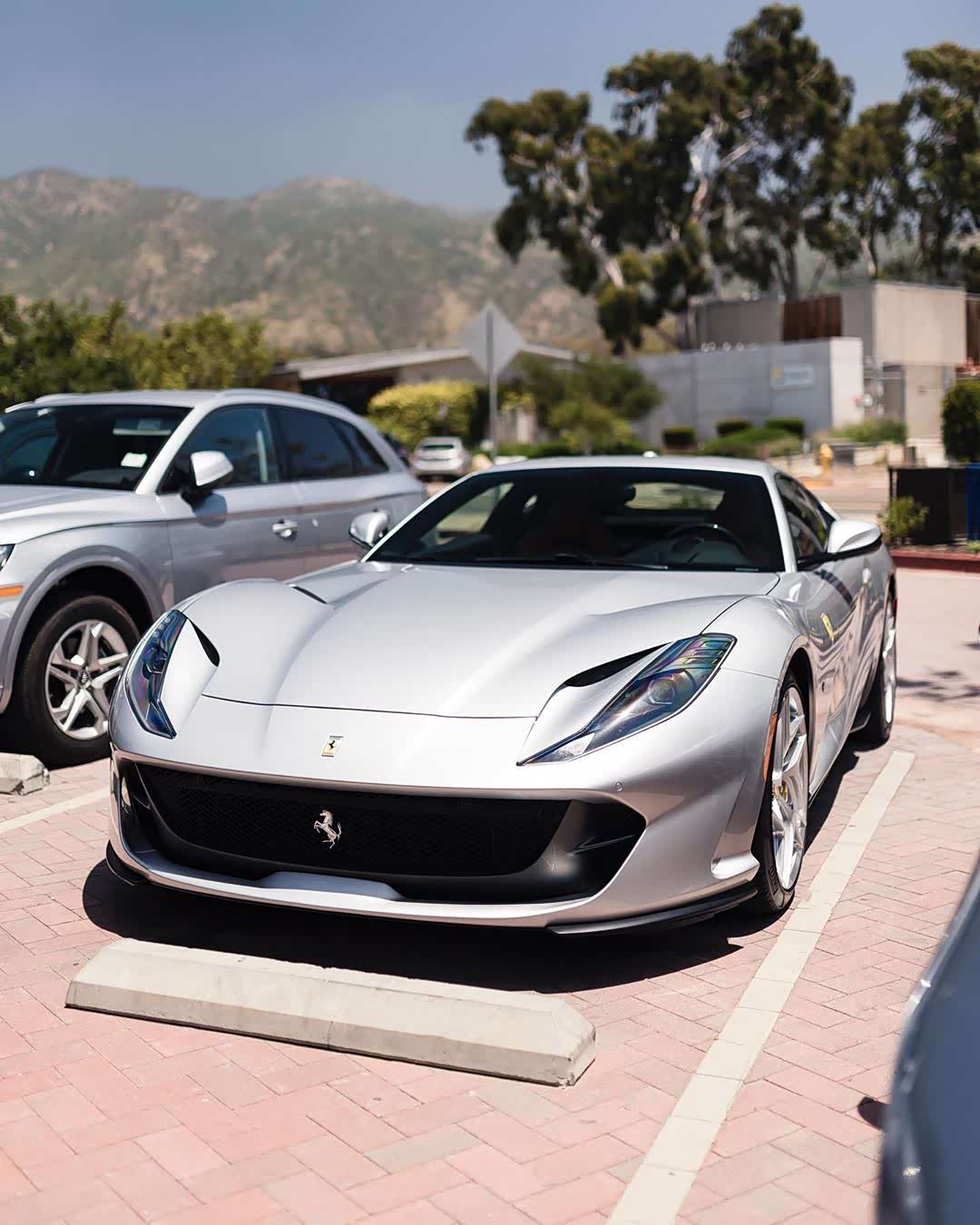 ferrari 812 superfast