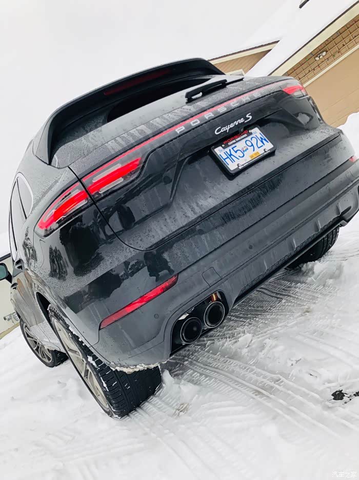 运动排气 贯穿式尾灯 骚的b