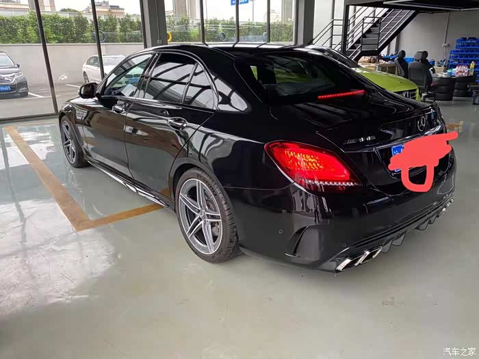 转让个人国六排放一手amgc43四门20年4月上牌沪牌一手车