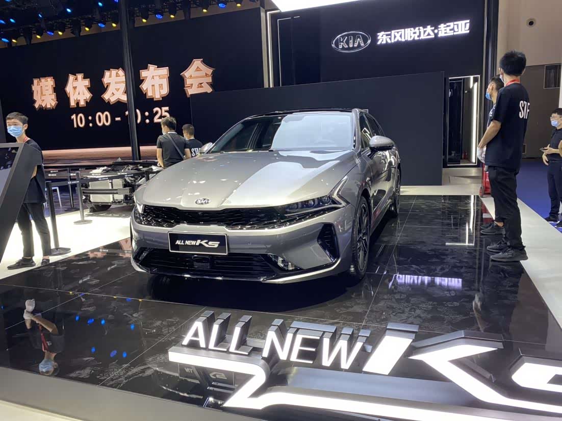 全新起亚k5凯酷成都车展正式亮相z世代的新选择