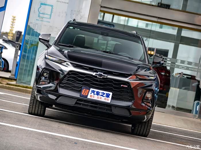 开拓者真心有点帅!只是内在肯定不如福特,但是造型真的厉害了!