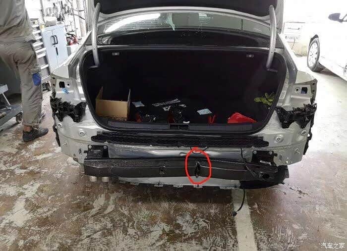 迈腾后防撞梁问题