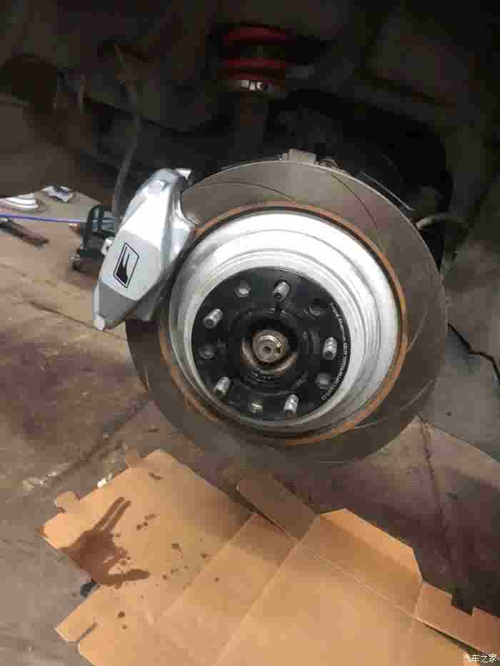 锐志更换前gs430后ls430刹车