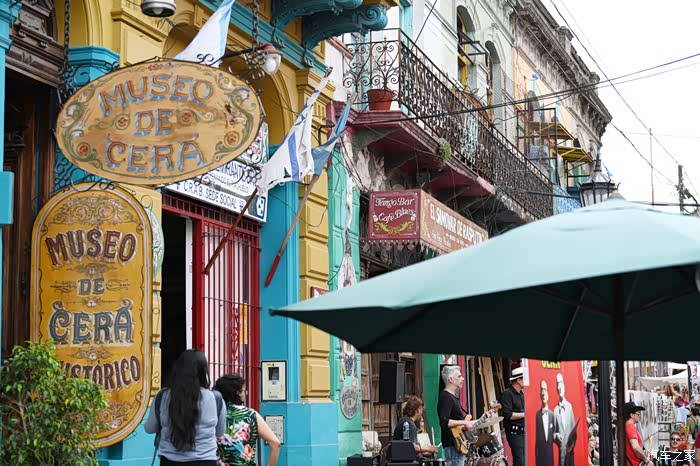 阿根廷的博卡区城市里最鲜艳的房子