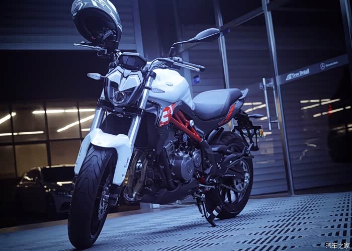 都说小黄龙毛病多冒险提了贝纳利302s