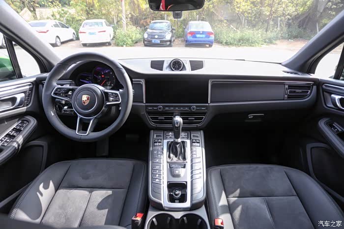 新款macan曼巴金提车作业之真皮内饰