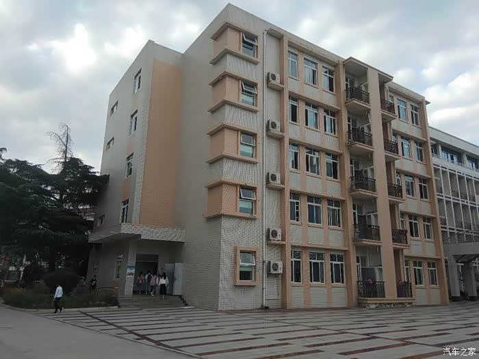 逸动出行,一家人畅游科学城一中