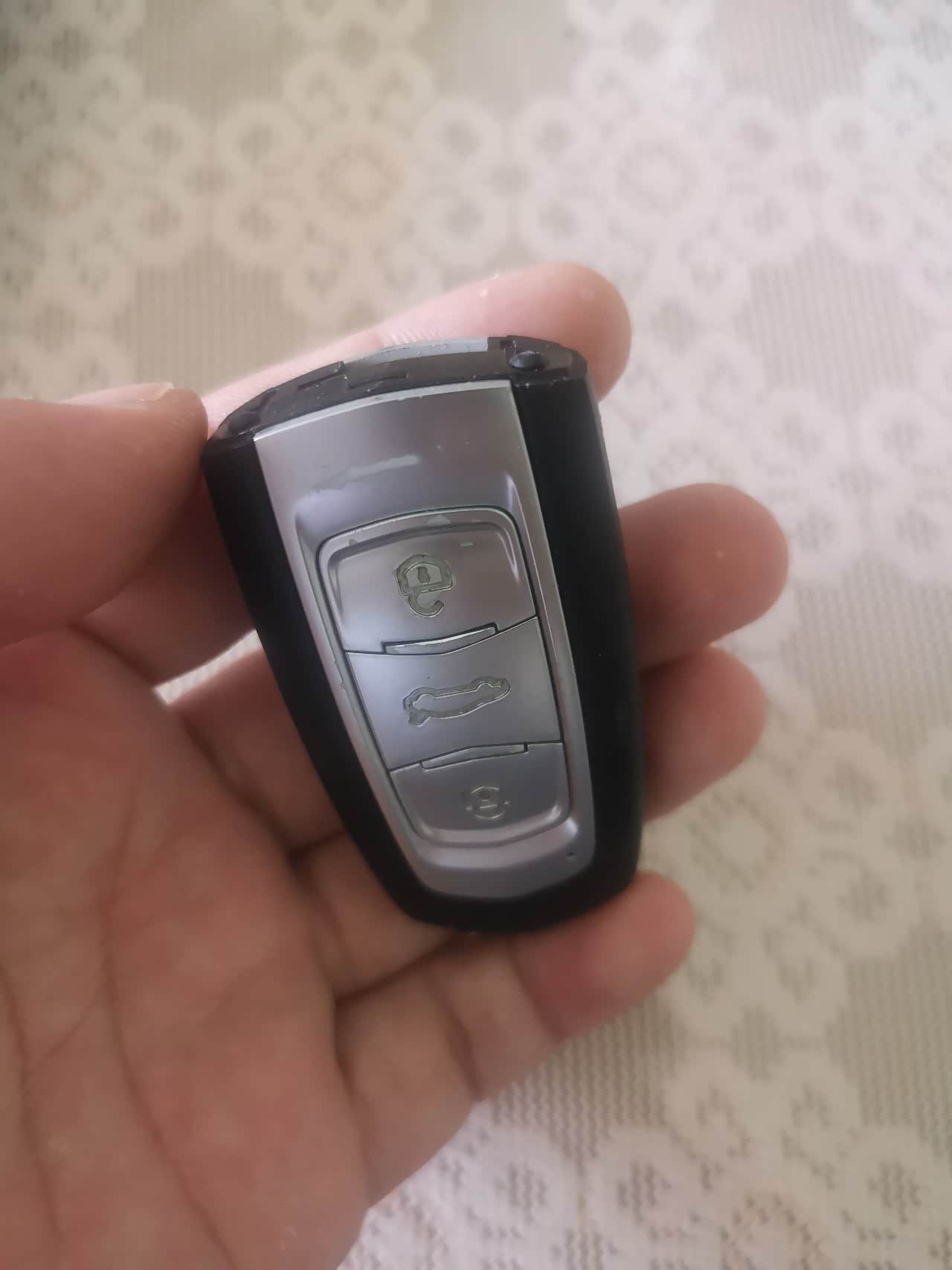 自己更换博越车钥匙.