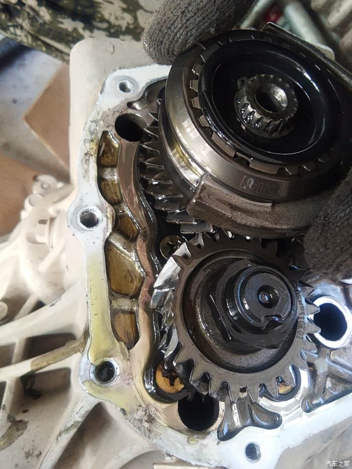长安悦翔v3变速箱螺丝冒坏掉进五档变速箱打齿了