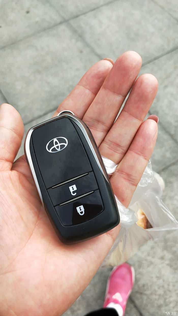 生日礼物荣放rv4