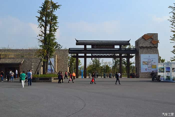 湖南cs75车友会漫步洋沙湖旅游小镇