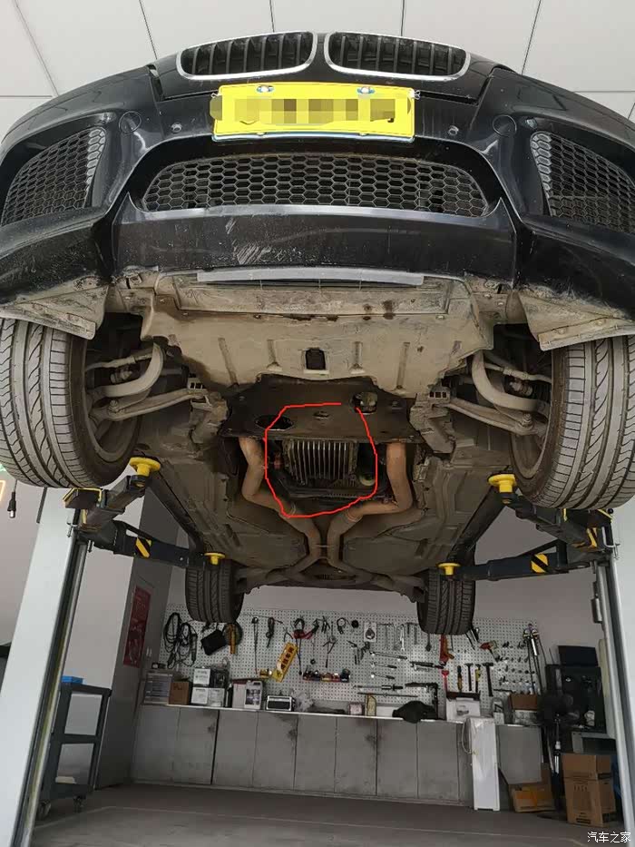 成都宝马x5m变速箱故障维修