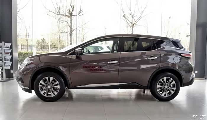 整体造型圆润饱满的楼兰