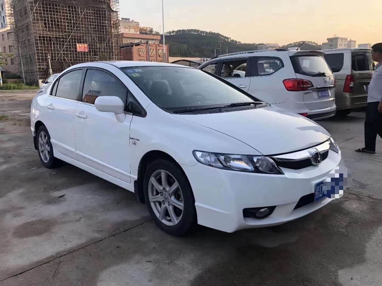 整体造型非常不错的老思域,我很喜欢.