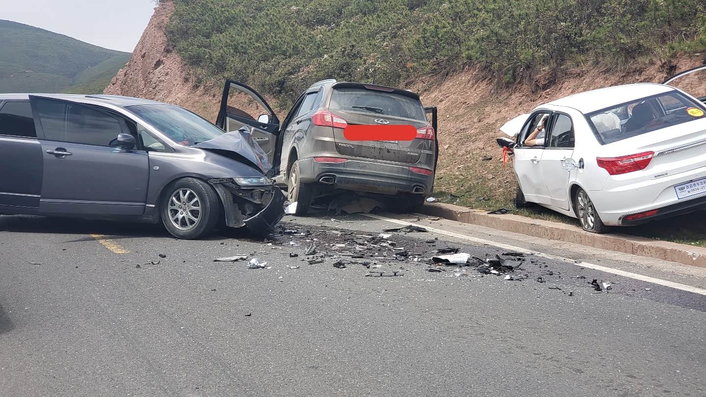 车祸现场奇瑞质量杠杠的