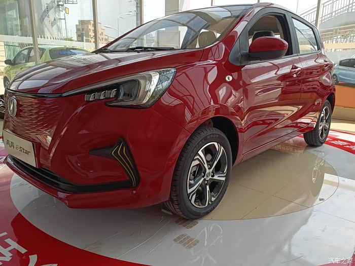 长安新能源奔奔estar心悦版红色