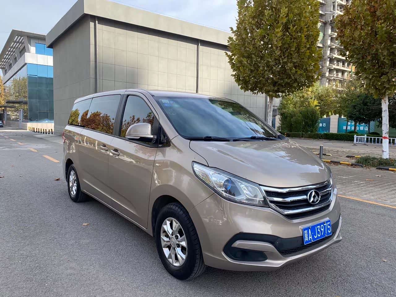 大通g10属于国产mpv的领军车型了,空间做工高档,配置丰富