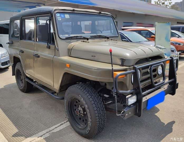 2018年6月入伍北汽战旗212四驱4门5座8000公里无玩车历史