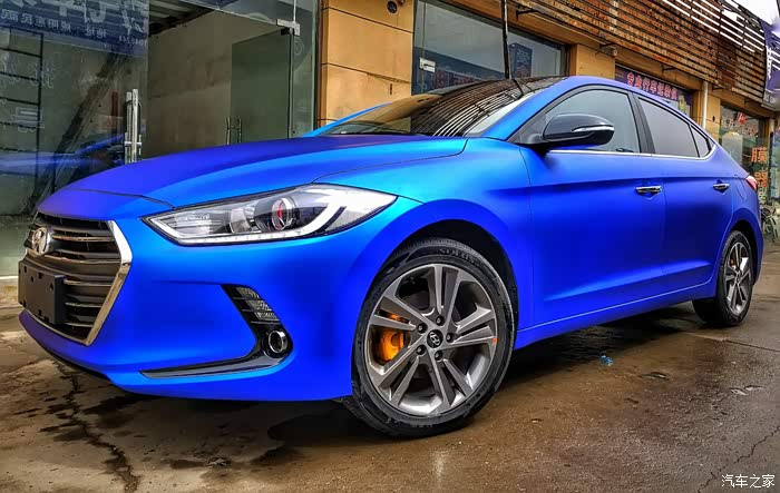 恭喜!我也是蓝色,我还贴的磨砂蓝的膜