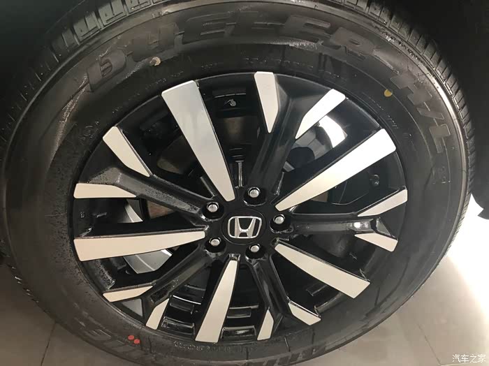 皓影混动精英版的轮胎是米其林吗