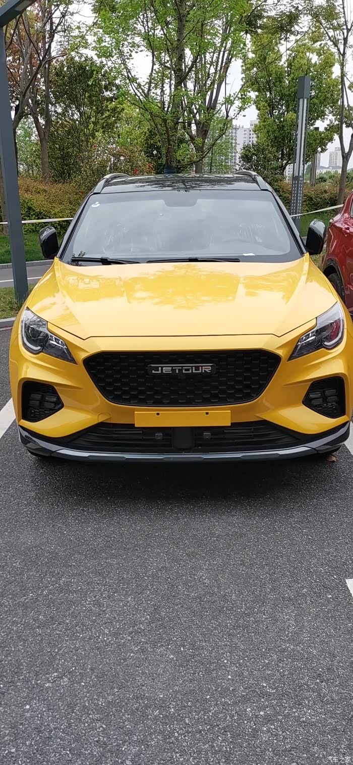 这个颜色的车子也太炫酷了吧