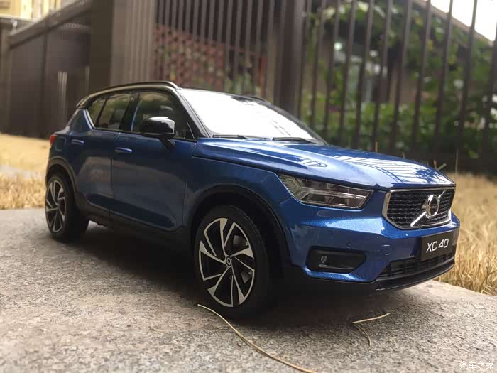 帅气十足的一抹焰影蓝沃尔沃xc40