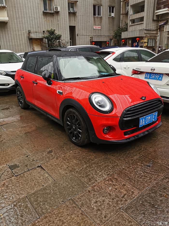 mini 三门的哪个颜色最耐看?请教大家下大家