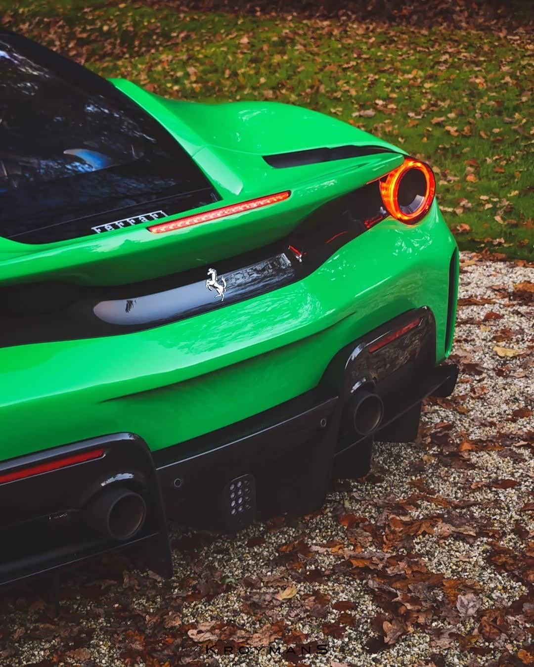 远远的来一枚清新绿的488 pista_法拉利论坛_手机汽车之家