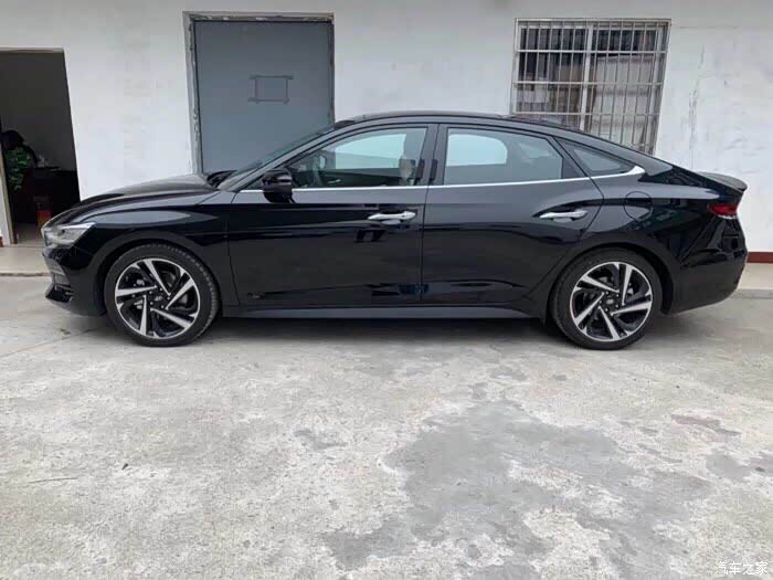 有雷锋多拍点黑色的菲斯塔吗?