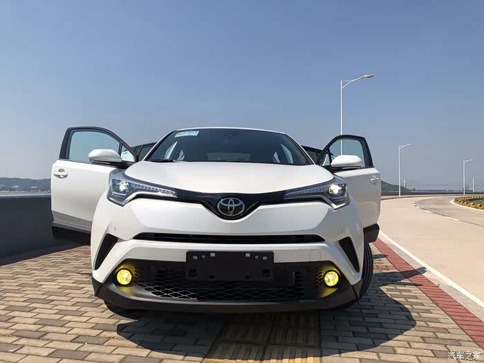 【图】豪华版珍珠白交个作业吧._丰田c-hr论坛_汽车之家论坛