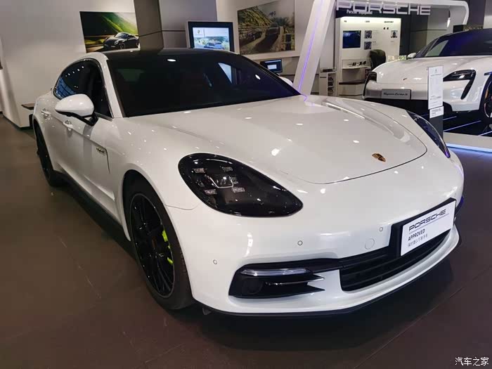 白蓝色的保时捷帕拉梅拉,美了