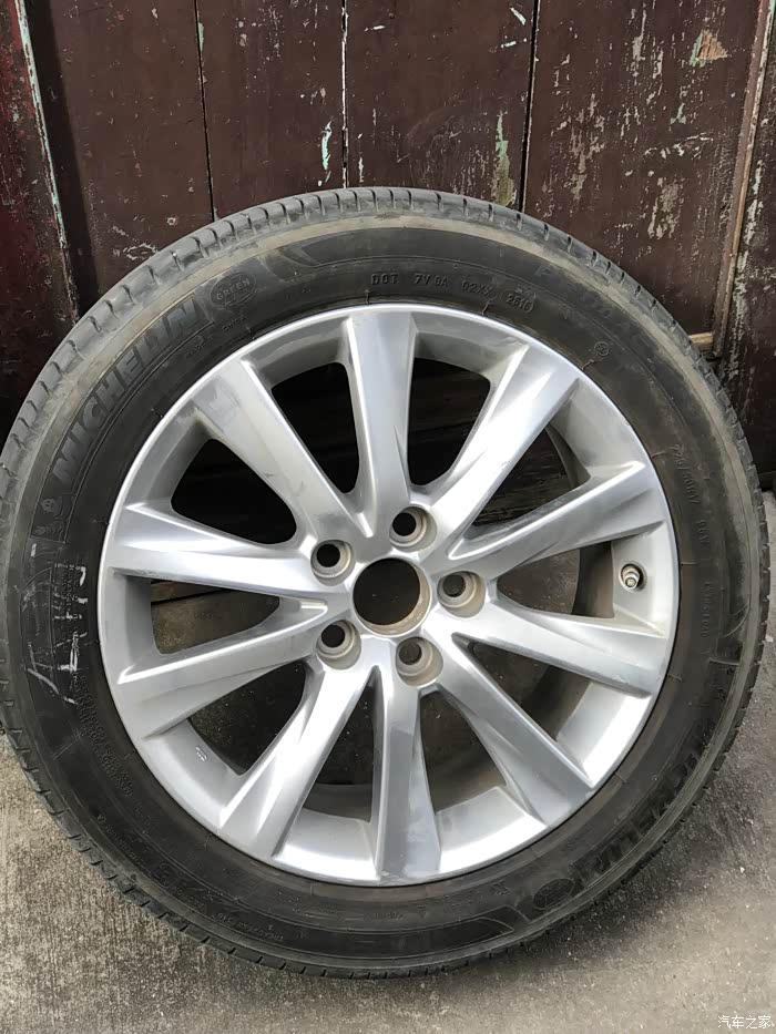 is25017寸轮毂和米其林轮胎