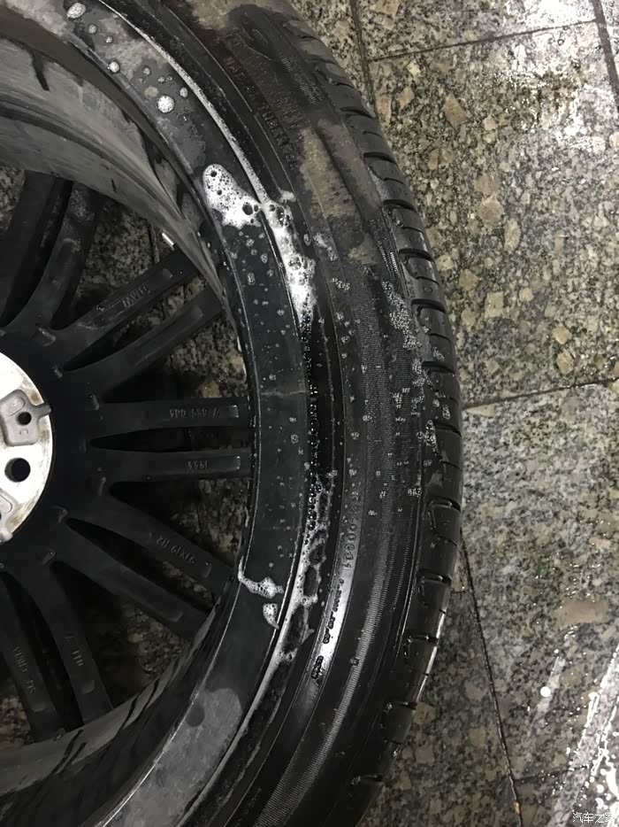 19年5月的宝马530轮毂开裂