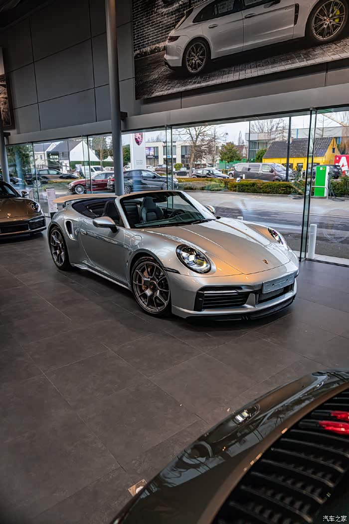 黑色的内饰,那性感的臀部真香_保时捷911论坛_汽车之家论坛