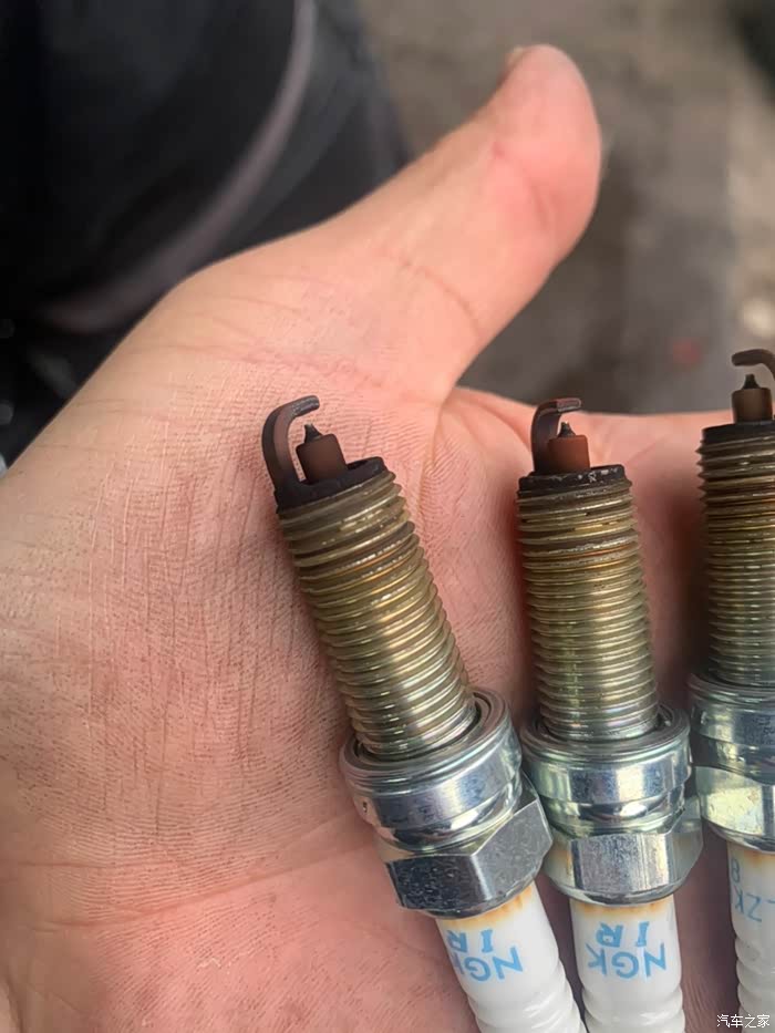 维特拉1.4t更换火花塞